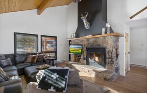 Boulder Bend: Blue River’s Premier Retreat - Breckenridge, Colorado