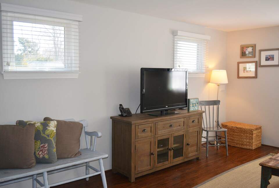 Cape Cod Cottage | Private Popponesset Beach Access - Mashpee, Massachusetts