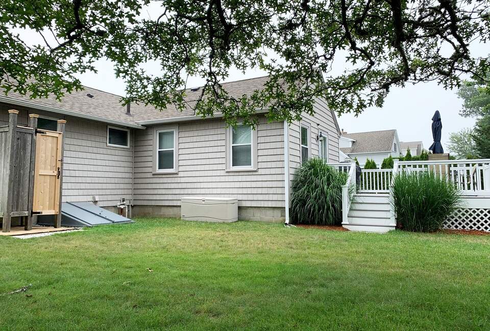 Cape Cod Cottage | Private Popponesset Beach Access - Mashpee, Massachusetts