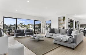 Luxury Mission Bay Oasis with Heated Pool - Auckland, New Zealand