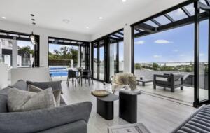 Luxury Mission Bay Oasis with Heated Pool - Auckland, New Zealand