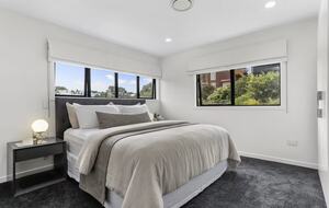 Luxury Mission Bay Oasis with Heated Pool - Auckland, New Zealand