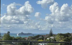 Luxury Mission Bay Oasis with Heated Pool - Auckland, New Zealand