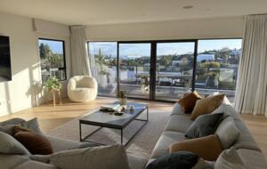 Luxury Mission Bay Oasis with Heated Pool - Auckland, New Zealand