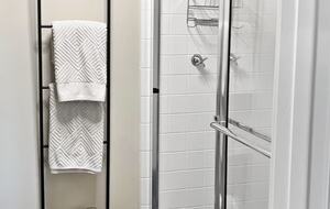 Lake House with Year Round Views - White, Georgia