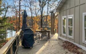 Lake House with Year Round Views - White, Georgia
