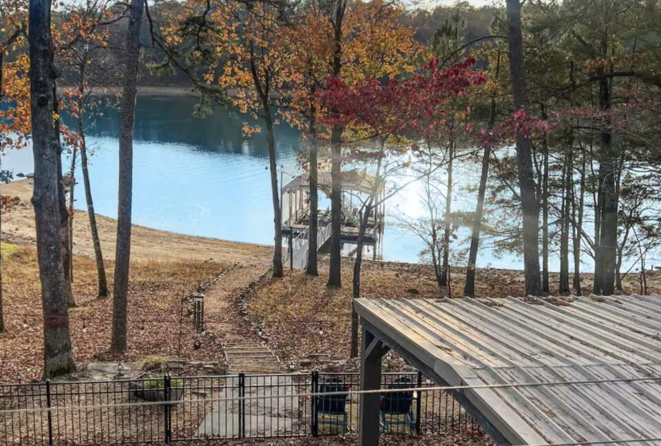 Lake House with Year Round Views - White, Georgia
