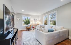 Quiet West Seattle Home | Best Location! - Seattle, Washington