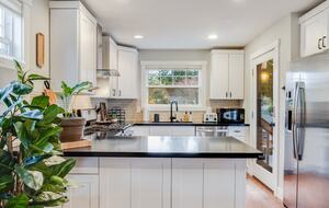 Quiet West Seattle Home | Best Location! - Seattle, Washington