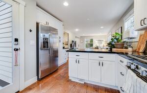 Quiet West Seattle Home | Best Location! - Seattle, Washington