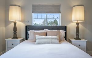 Quiet West Seattle Home | Best Location! - Seattle, Washington