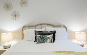 Quiet West Seattle Home | Best Location! - Seattle, Washington