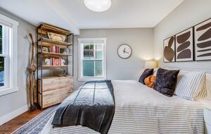 Quiet West Seattle Home | Best Location! - Seattle, Washington