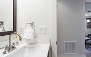 Quiet West Seattle Home | Best Location! - Seattle, Washington