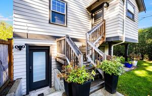 Quiet West Seattle Home | Best Location! - Seattle, Washington