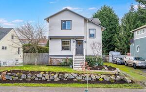 Quiet West Seattle Home | Best Location! - Seattle, Washington