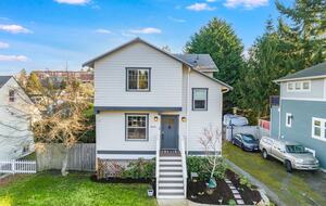 Quiet West Seattle Home | Best Location! - Seattle, Washington