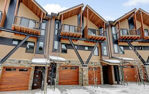 Spacious Townhome with Hot Tub and Fireplace - Winter Park, Colorado