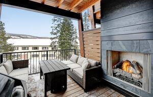 Spacious Townhome with Hot Tub and Fireplace - Winter Park, Colorado