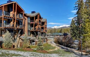 Spacious Townhome with Hot Tub and Fireplace - Winter Park, Colorado