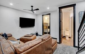 Spacious Townhome with Hot Tub and Fireplace - Winter Park, Colorado