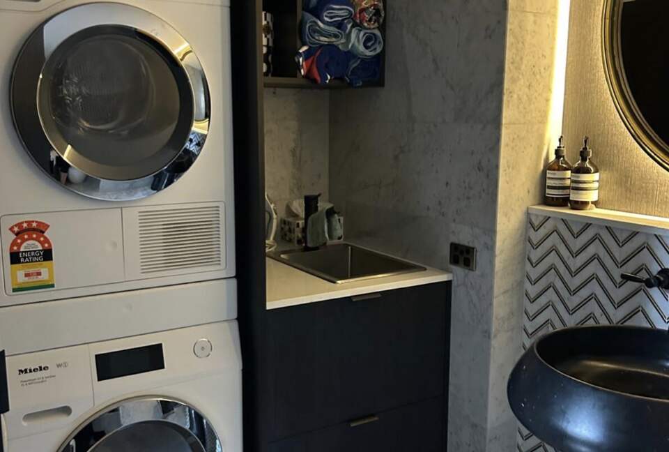 Lavender Bay Views - Milsons Point, Australia