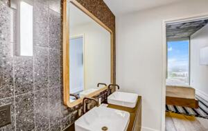 Stylish Urban Getaway in the Heart of Austin - Austin, Texas