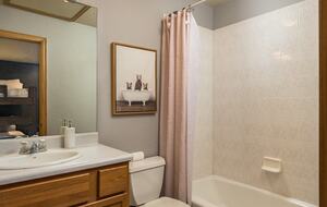 Beaver Creek Getaway | Steps to Gondola, 12 minutes to Vail - Avon, Colorado