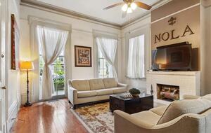 Elegant 1850s Home on the Mardi Gras Parade Route - New Orleans, Louisiana