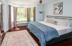 Grand Lakeview | Double Decker Dock, Fire Pit, Spa - Winchester, Tennessee