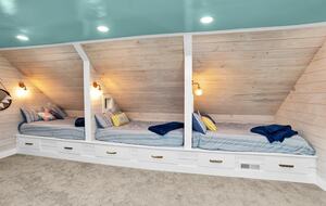 Grand Lakeview | Double Decker Dock, Fire Pit, Spa - Winchester, Tennessee