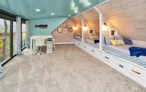 Grand Lakeview | Double Decker Dock, Fire Pit, Spa - Winchester, Tennessee