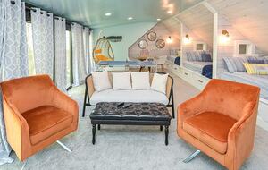 Grand Lakeview | Double Decker Dock, Fire Pit, Spa - Winchester, Tennessee