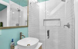 Grand Lakeview | Double Decker Dock, Fire Pit, Spa - Winchester, Tennessee