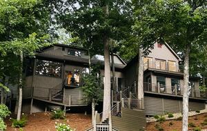 Grand Lakeview | Double Decker Dock, Fire Pit, Spa - Winchester, Tennessee