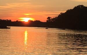 Grand Lakeview | Double Decker Dock, Fire Pit, Spa - Winchester, Tennessee