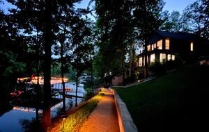 Grand Lakeview | Double Decker Dock, Fire Pit, Spa - Winchester, Tennessee