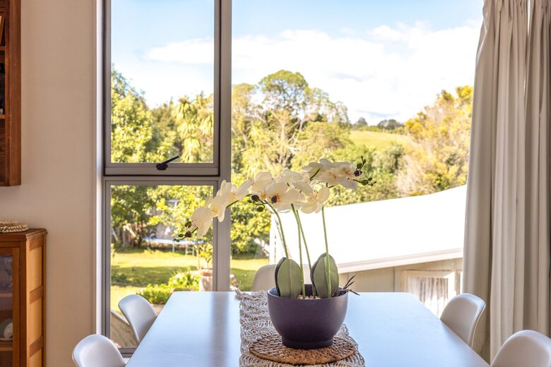 Cute Cottage | Walk to Stunning Beach Cove - Waiheke Island, New Zealand