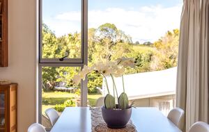 Cute Cottage | Walk to Stunning Beach Cove - Waiheke Island, New Zealand