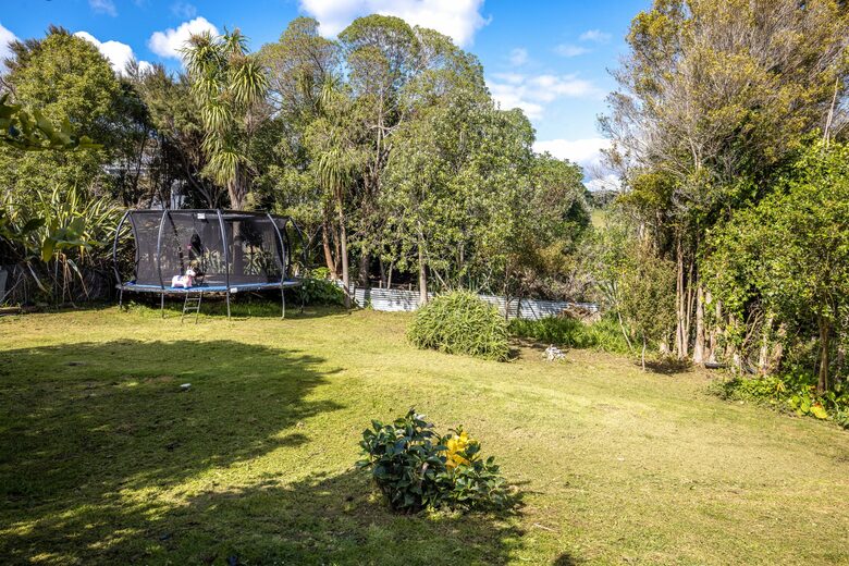 Cute Cottage | Walk to Stunning Beach Cove - Waiheke Island, New Zealand