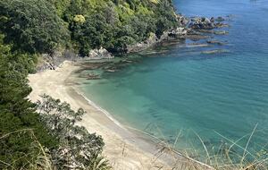 Cute Cottage | Walk to Stunning Beach Cove - Waiheke Island, New Zealand