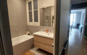 Cozy Stylish Apartment - Paris, France