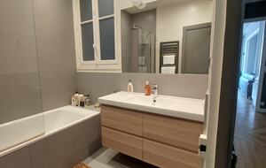 Cozy Stylish Apartment - Paris, France