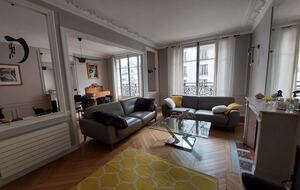 Cozy Stylish Apartment - Paris, France