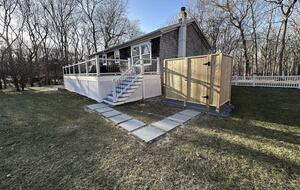 Delightful Southampton Retreat with Heated Pool & Jacuzzi - Southampton, New York