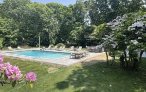 Delightful Southampton Retreat with Heated Pool & Jacuzzi - Southampton, New York