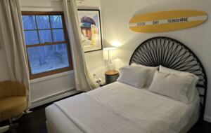 Delightful Southampton Retreat with Heated Pool & Jacuzzi - Southampton, New York