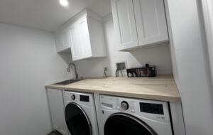 Delightful Southampton Retreat with Heated Pool & Jacuzzi - Southampton, New York