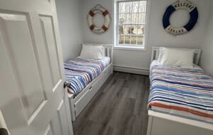 Delightful Southampton Retreat with Heated Pool & Jacuzzi - Southampton, New York