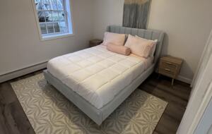 Delightful Southampton Retreat with Heated Pool & Jacuzzi - Southampton, New York